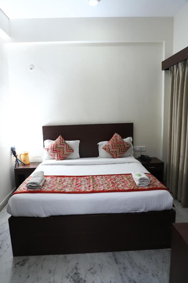 Hotel Sar Kamla Dham Skd Vrindavan Fully Vaccinated Staff Εξωτερικό φωτογραφία