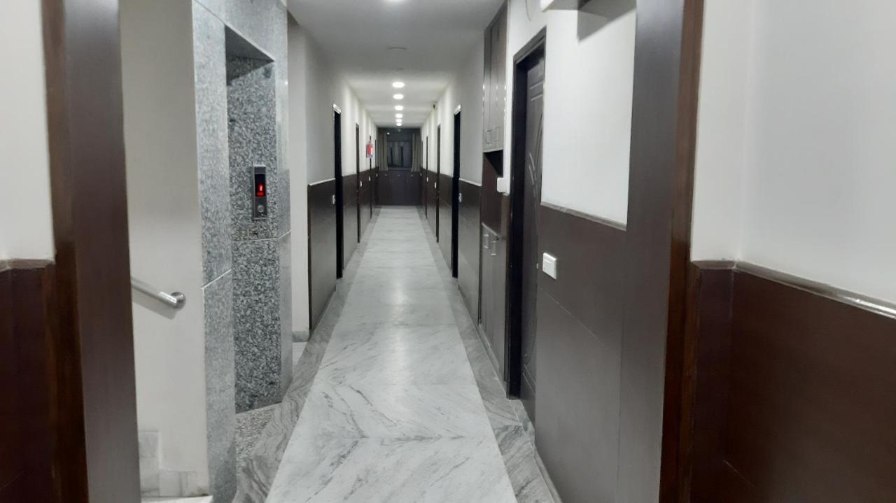 Hotel Sar Kamla Dham Skd Vrindavan Fully Vaccinated Staff Εξωτερικό φωτογραφία