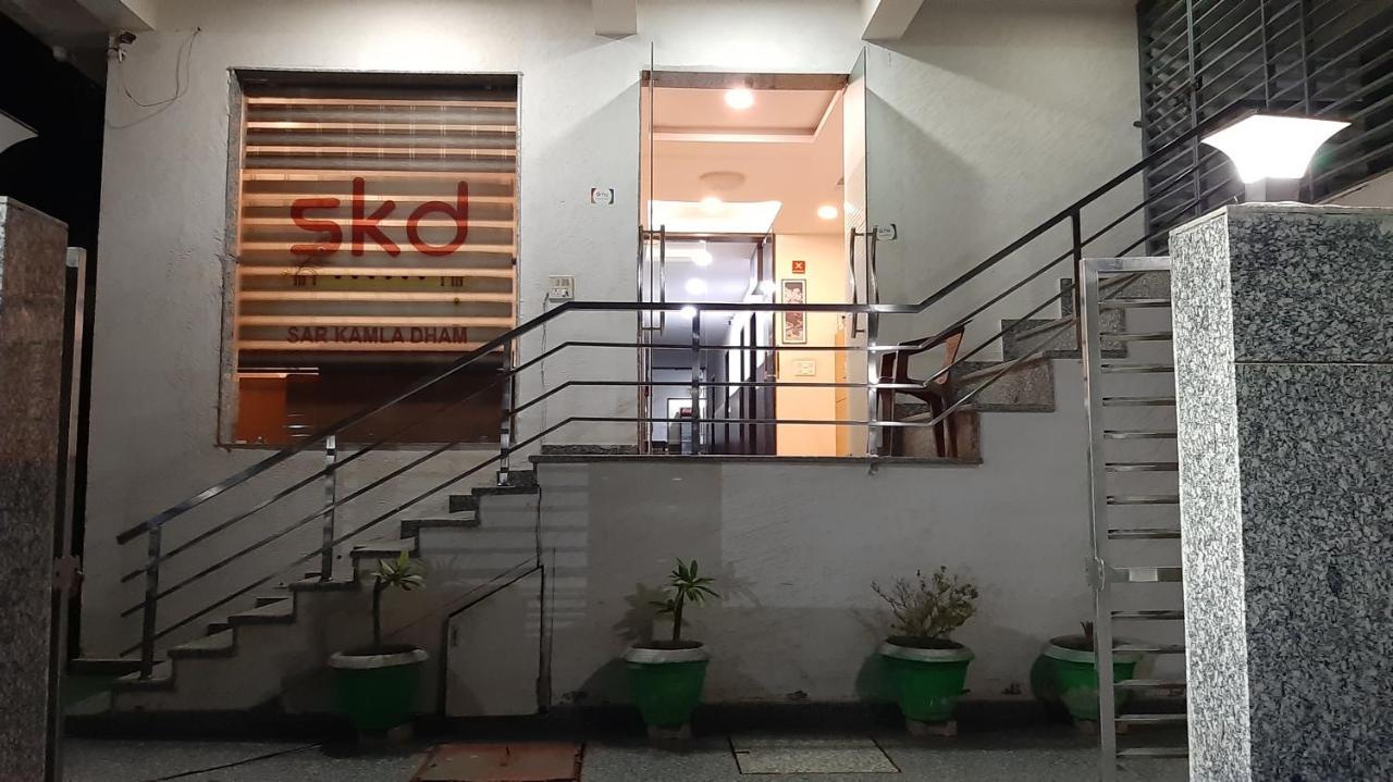 Hotel Sar Kamla Dham Skd Vrindavan Fully Vaccinated Staff Εξωτερικό φωτογραφία