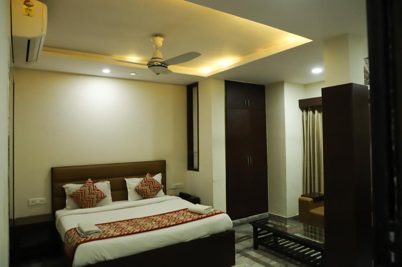 Hotel Sar Kamla Dham Skd Vrindavan Fully Vaccinated Staff Εξωτερικό φωτογραφία