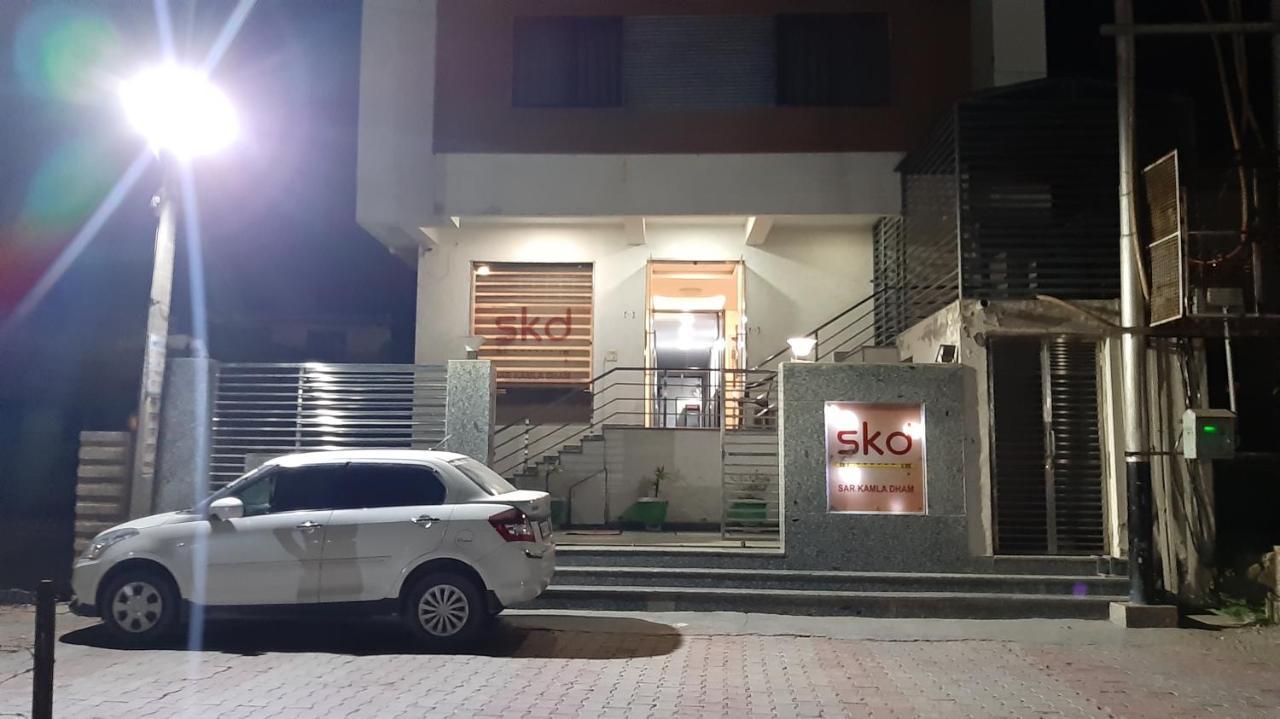 Hotel Sar Kamla Dham Skd Vrindavan Fully Vaccinated Staff Εξωτερικό φωτογραφία