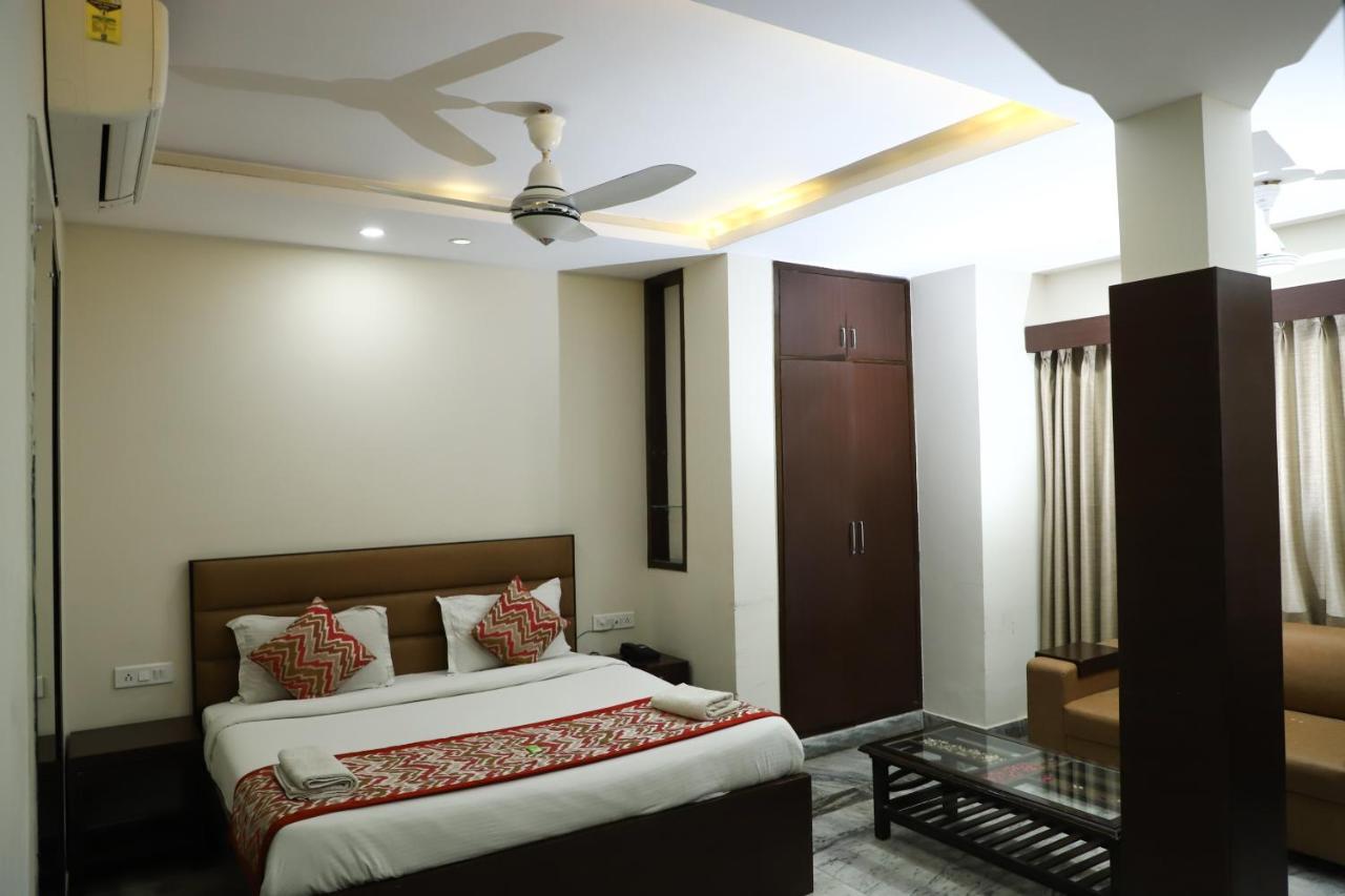 Hotel Sar Kamla Dham Skd Vrindavan Fully Vaccinated Staff Εξωτερικό φωτογραφία