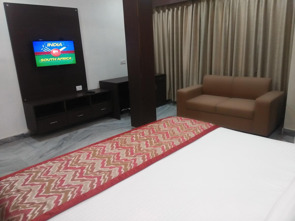 Hotel Sar Kamla Dham Skd Vrindavan Fully Vaccinated Staff Εξωτερικό φωτογραφία