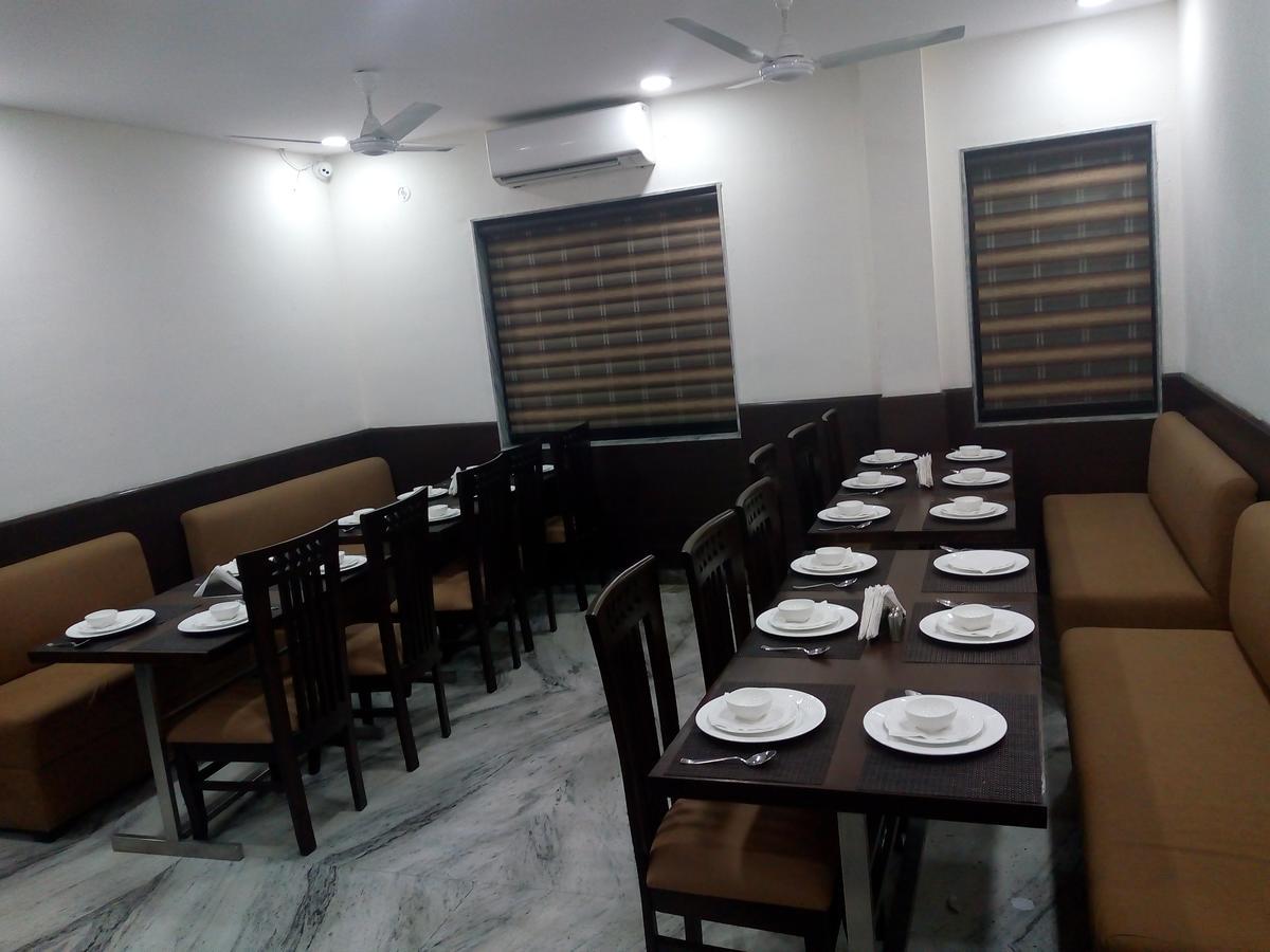 Hotel Sar Kamla Dham Skd Vrindavan Fully Vaccinated Staff Εξωτερικό φωτογραφία