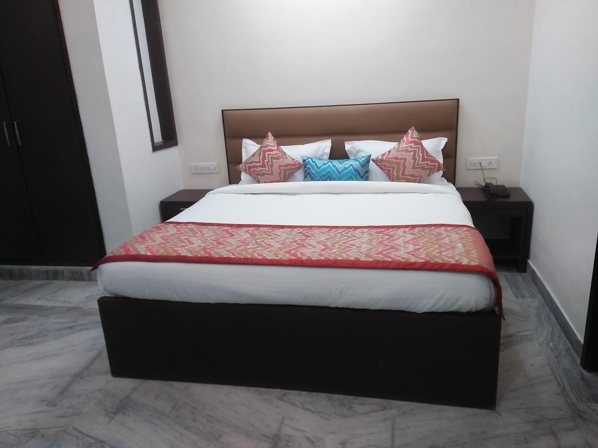 Hotel Sar Kamla Dham Skd Vrindavan Fully Vaccinated Staff Εξωτερικό φωτογραφία