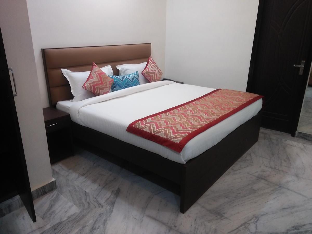 Hotel Sar Kamla Dham Skd Vrindavan Fully Vaccinated Staff Εξωτερικό φωτογραφία