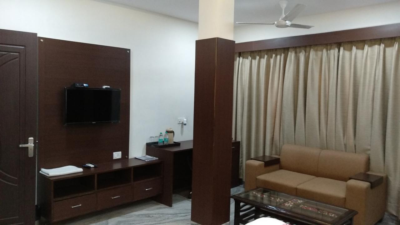 Hotel Sar Kamla Dham Skd Vrindavan Fully Vaccinated Staff Εξωτερικό φωτογραφία