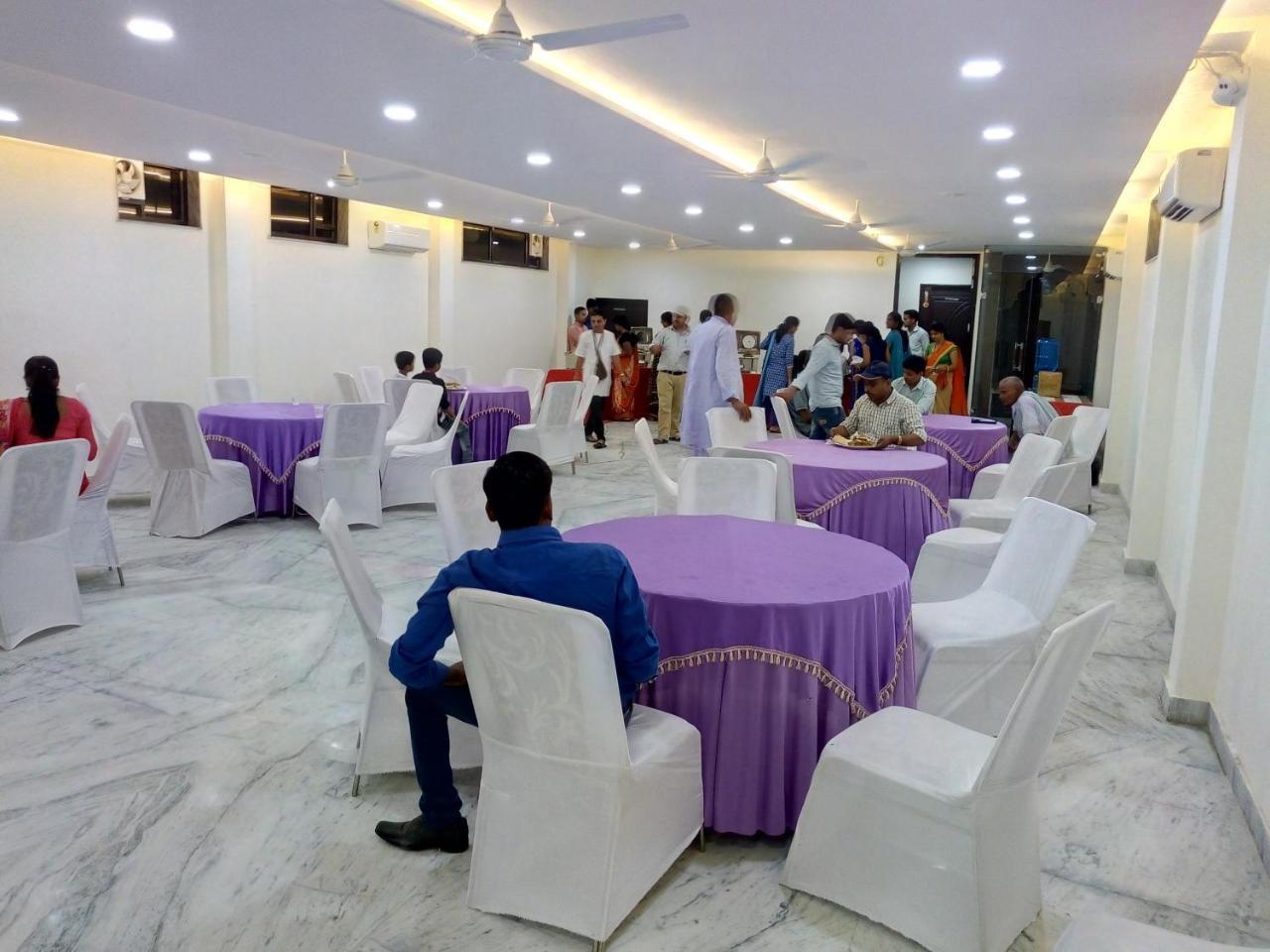 Hotel Sar Kamla Dham Skd Vrindavan Fully Vaccinated Staff Εξωτερικό φωτογραφία