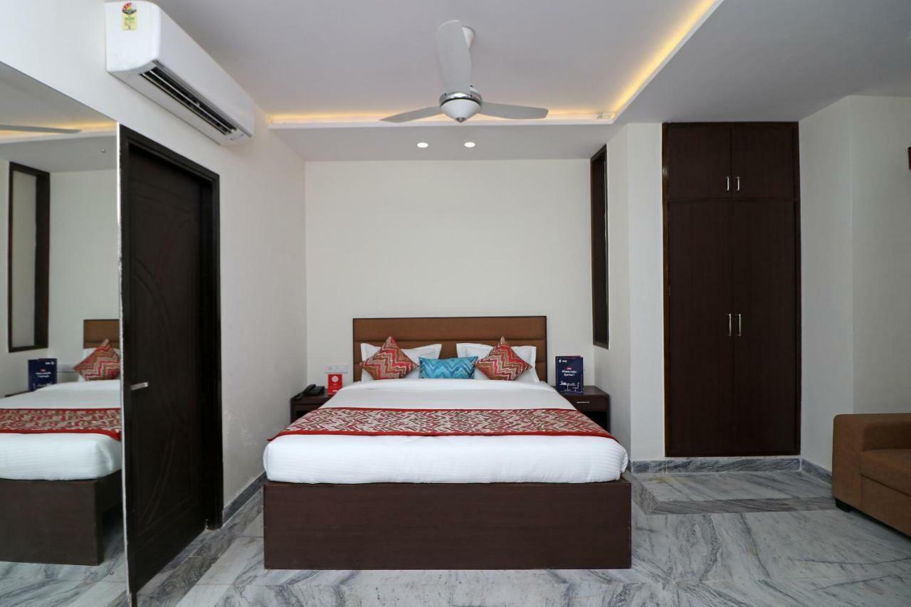 Hotel Sar Kamla Dham Skd Vrindavan Fully Vaccinated Staff Εξωτερικό φωτογραφία