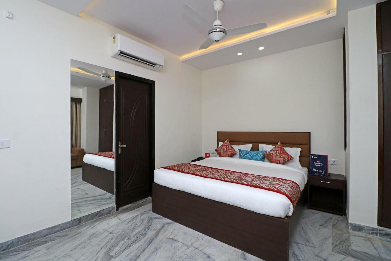 Hotel Sar Kamla Dham Skd Vrindavan Fully Vaccinated Staff Εξωτερικό φωτογραφία