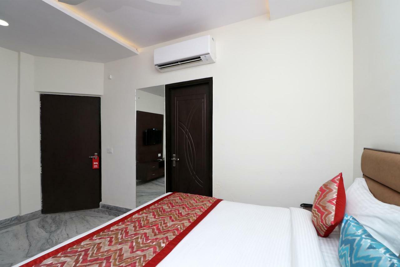 Hotel Sar Kamla Dham Skd Vrindavan Fully Vaccinated Staff Εξωτερικό φωτογραφία