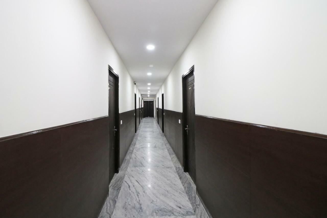 Hotel Sar Kamla Dham Skd Vrindavan Fully Vaccinated Staff Εξωτερικό φωτογραφία