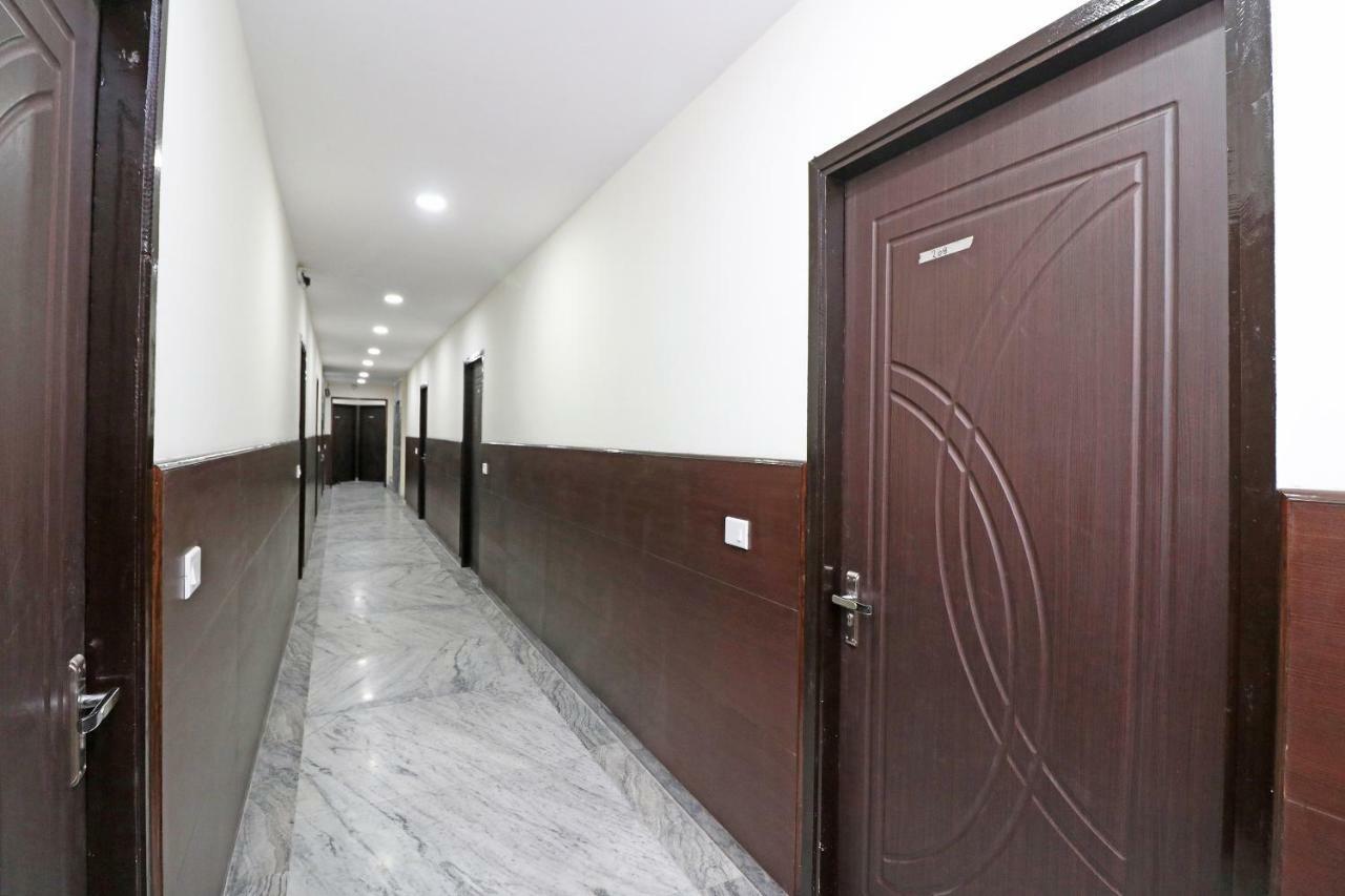 Hotel Sar Kamla Dham Skd Vrindavan Fully Vaccinated Staff Εξωτερικό φωτογραφία