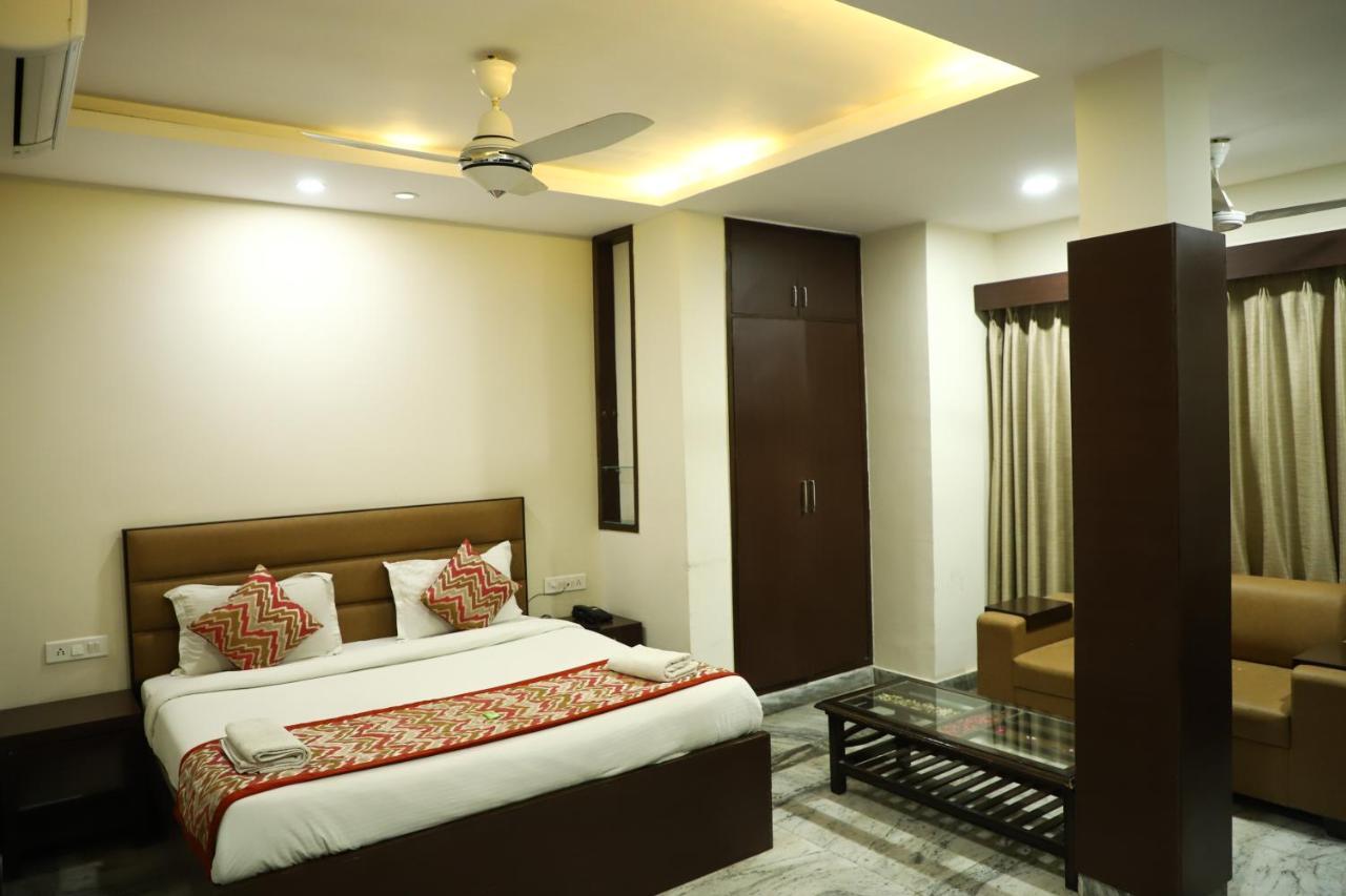 Hotel Sar Kamla Dham Skd Vrindavan Fully Vaccinated Staff Εξωτερικό φωτογραφία