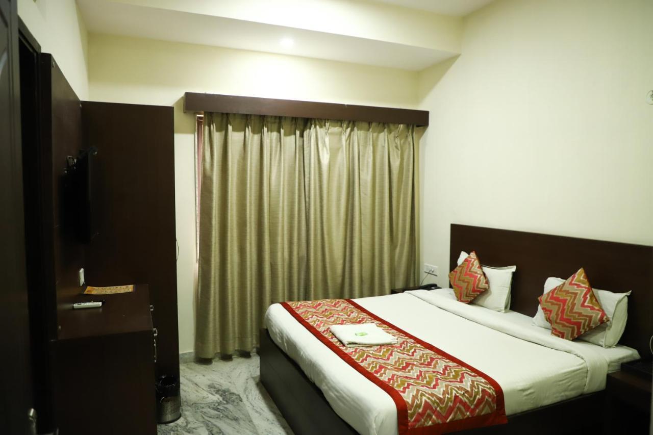 Hotel Sar Kamla Dham Skd Vrindavan Fully Vaccinated Staff Εξωτερικό φωτογραφία