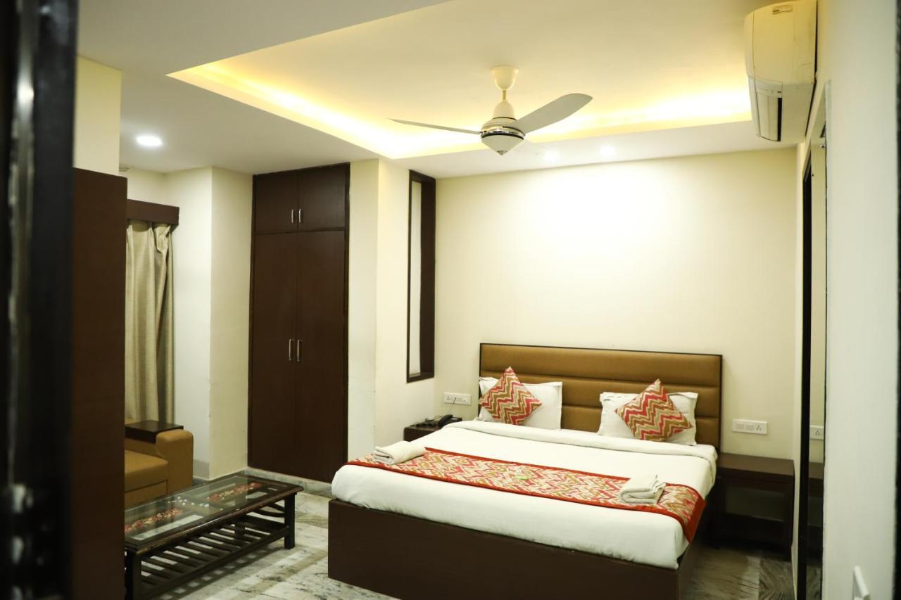 Hotel Sar Kamla Dham Skd Vrindavan Fully Vaccinated Staff Εξωτερικό φωτογραφία