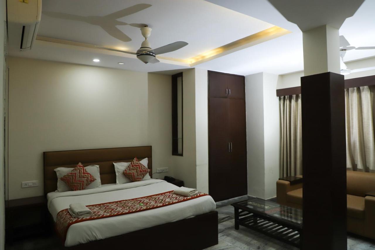 Hotel Sar Kamla Dham Skd Vrindavan Fully Vaccinated Staff Εξωτερικό φωτογραφία